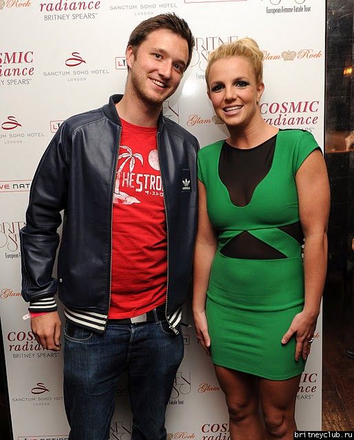 Бритни на вечеринке European Femme Fatale Tour Launch Party7.jpg(Бритни Спирс, Britney Spears)