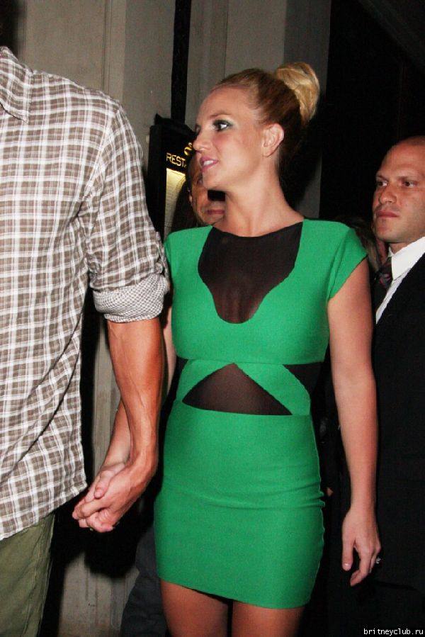 Приезд и отъезд Бритни и Джейсона на вечеринку European Femme Fatale Tour Launch Party36.jpg(Бритни Спирс, Britney Spears)