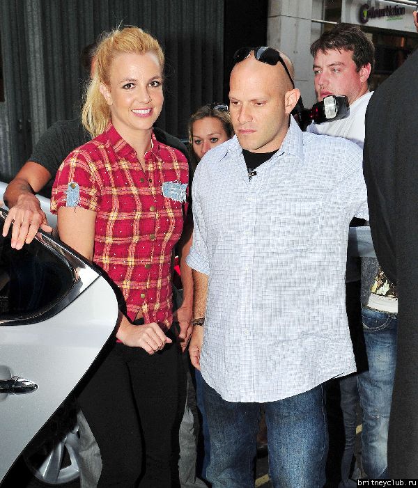 Бритни у студии Kiss FM в Лондоне047.jpg(Бритни Спирс, Britney Spears)