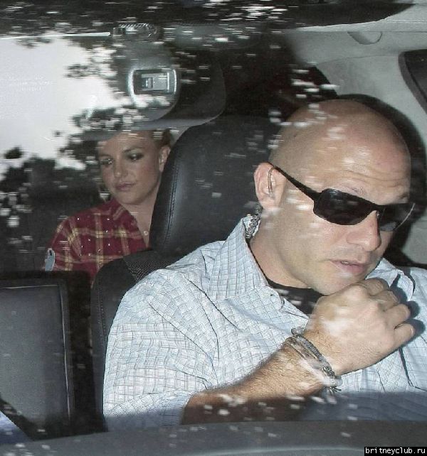 Бритни у студии Kiss FM в Лондоне070.jpg(Бритни Спирс, Britney Spears)