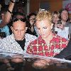 Бритни у студии Kiss FM в Лондоне