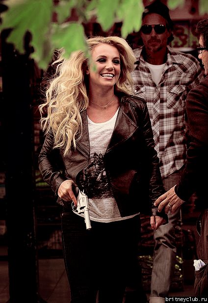 Бритни на съемках клипа "Criminal"32.png(Бритни Спирс, Britney Spears)