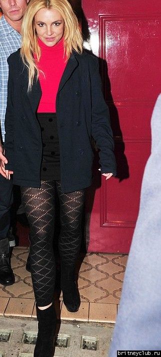 Бритни и Джейсон прибывают/уезжают в театр Shaftesbury23.jpg(Бритни Спирс, Britney Spears)