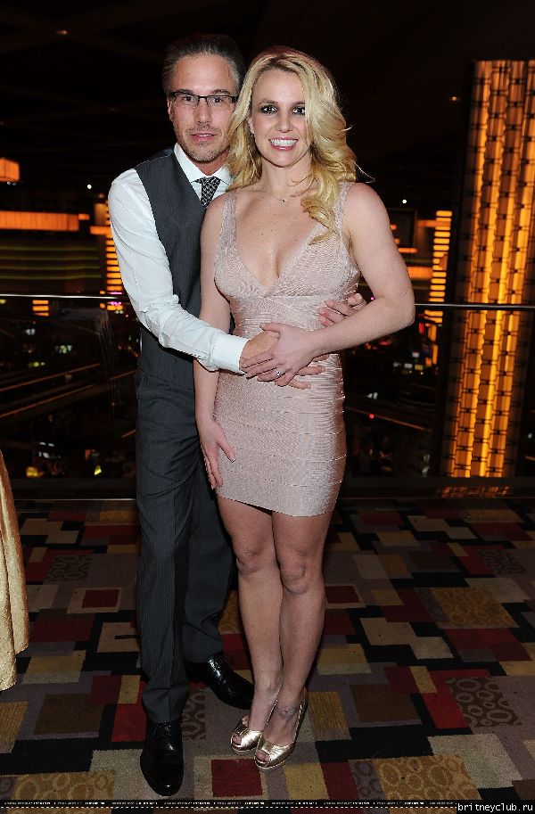 Бритни и Джейсон на вечеринке в Planet Hollywood11.jpg(Бритни Спирс, Britney Spears)