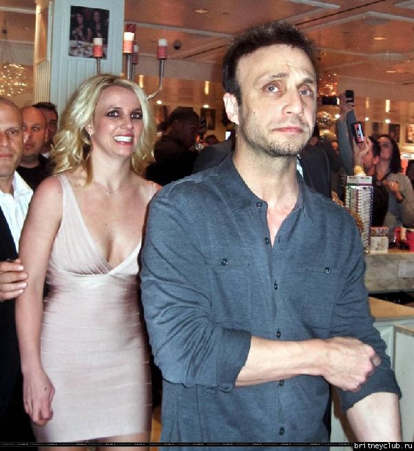 Бритни и Джейсон отмечают помолвку в клубе Chateau23.jpg(Бритни Спирс, Britney Spears)