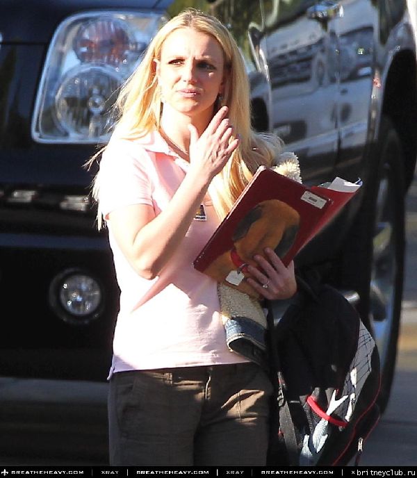 Бритни в Калабасас.08.jpg(Бритни Спирс, Britney Spears)