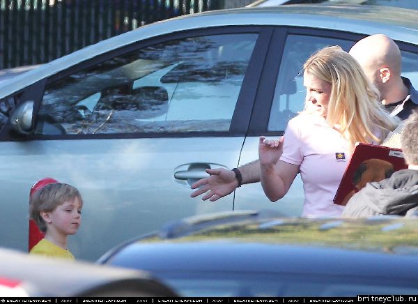 Бритни в Калабасас.10.jpg(Бритни Спирс, Britney Spears)