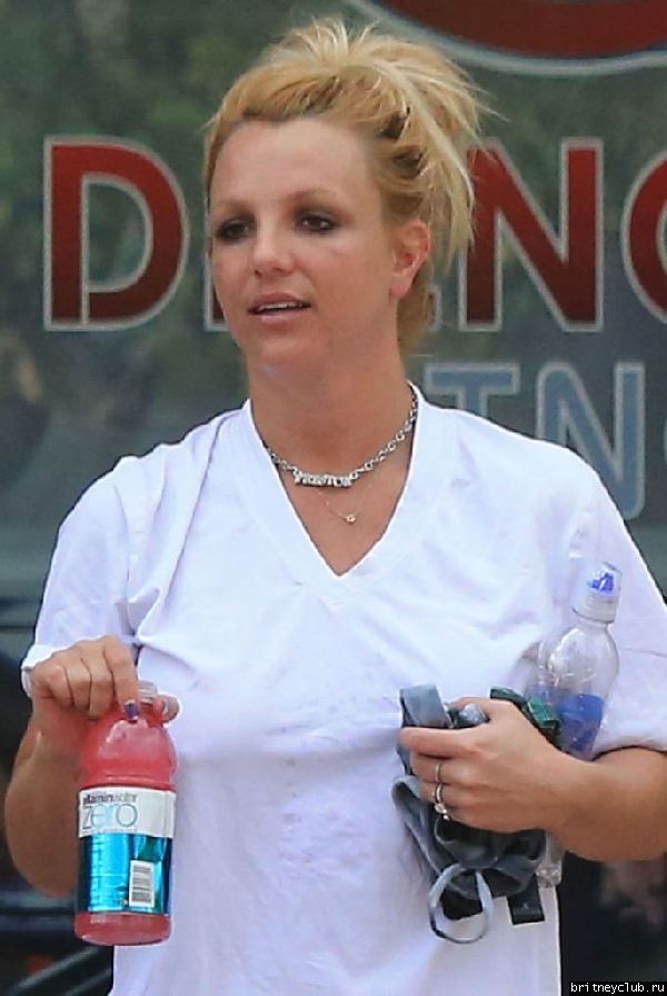 Бритни покидает цветочный магазин Gelson34.jpg(Бритни Спирс, Britney Spears)