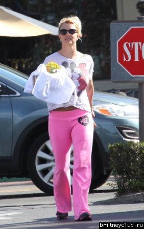 Бритни на шоппинге в Калабасасе32.jpg(Бритни Спирс, Britney Spears)