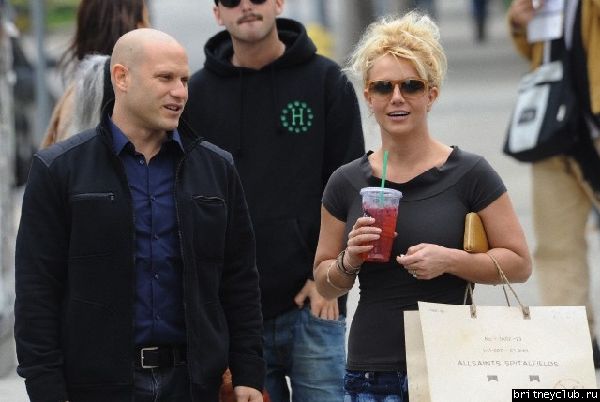 Бритни в Беверли Хиллз02.jpg(Бритни Спирс, Britney Spears)