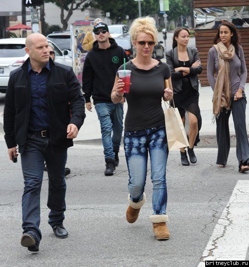 Бритни в Беверли Хиллз32.jpg(Бритни Спирс, Britney Spears)