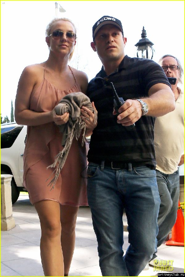 Бритни приехала в отель Mondrian10.jpg(Бритни Спирс, Britney Spears)