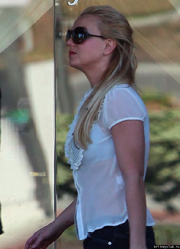 Бритни на шоппинге в Thousand Oaks, Калифорния1.jpg(Бритни Спирс, Britney Spears)