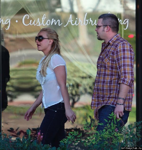 Бритни на шоппинге в Thousand Oaks, Калифорния2.jpg(Бритни Спирс, Britney Spears)