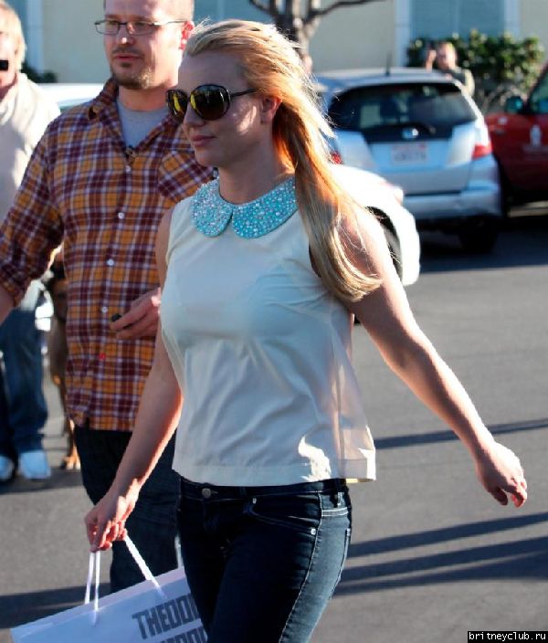 Бритни на шоппинге в Thousand Oaks, Калифорния23.jpg(Бритни Спирс, Britney Spears)