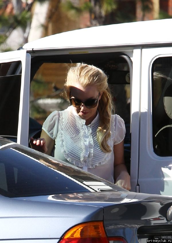 Бритни на шоппинге в Thousand Oaks, Калифорния36.jpg(Бритни Спирс, Britney Spears)