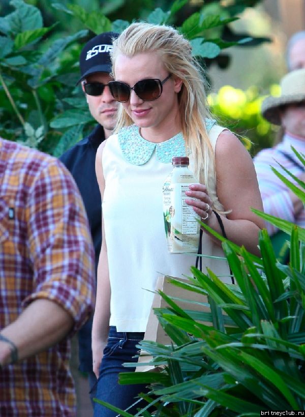 Бритни на шоппинге в Thousand Oaks, Калифорния4.jpg(Бритни Спирс, Britney Spears)
