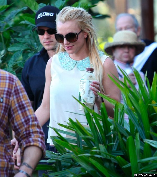 Бритни на шоппинге в Thousand Oaks, Калифорния6.jpg(Бритни Спирс, Britney Spears)