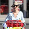 Бритни после шоппинга в бутике Calypso и гипермаркете Target