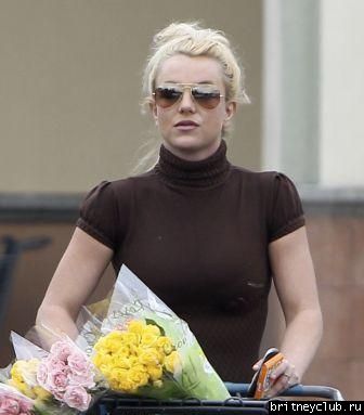 Бритни после шоппинга в супермаркете Albertsons23.jpg(Бритни Спирс, Britney Spears)