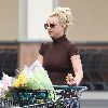 Бритни после шоппинга в супермаркете Albertsons