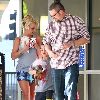 Бритни с сыновьями покидает ветеринарную клинику Barkley Pet Hotel 