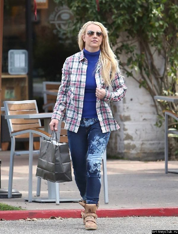 Бритни на шоппинге в Калабасасе04.jpg(Бритни Спирс, Britney Spears)