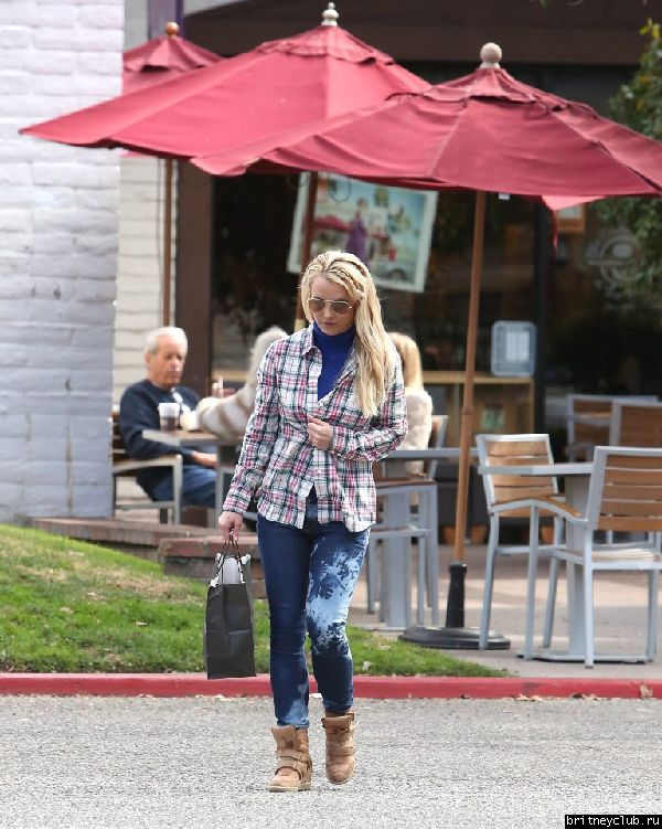 Бритни на шоппинге в Калабасасе14.jpg(Бритни Спирс, Britney Spears)