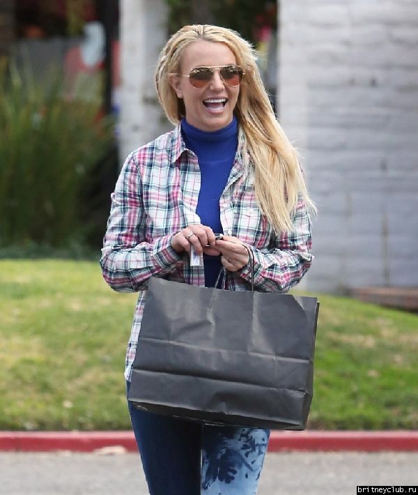 Бритни на шоппинге в Калабасасе15.jpg(Бритни Спирс, Britney Spears)