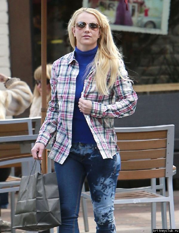 Бритни на шоппинге в Калабасасе23.jpg(Бритни Спирс, Britney Spears)