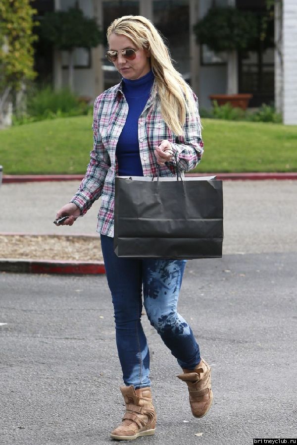 Бритни на шоппинге в Калабасасе38.jpg(Бритни Спирс, Britney Spears)