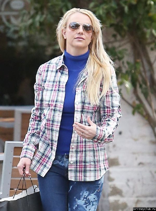 Бритни на шоппинге в Калабасасе65.jpg(Бритни Спирс, Britney Spears)