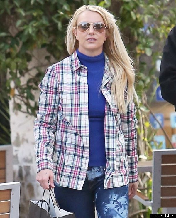 Бритни на шоппинге в Калабасасе67.jpg(Бритни Спирс, Britney Spears)