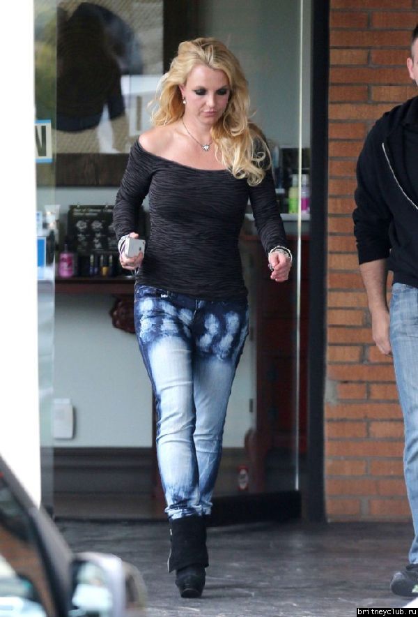 Бритни покидает салон Forever Bella Skin and Tanning38.jpg(Бритни Спирс, Britney Spears)