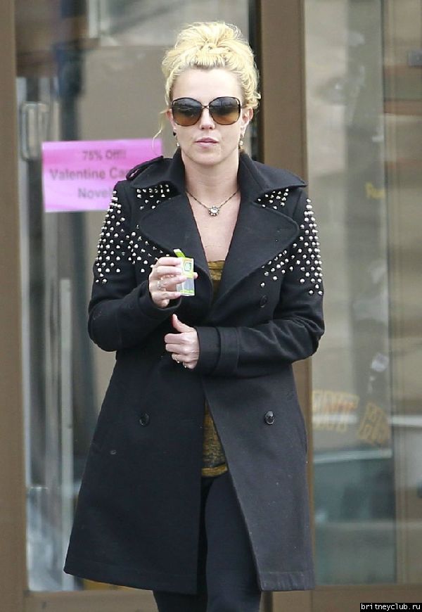 Бритни на шоппинге в Thousand Oaks02.jpg(Бритни Спирс, Britney Spears)