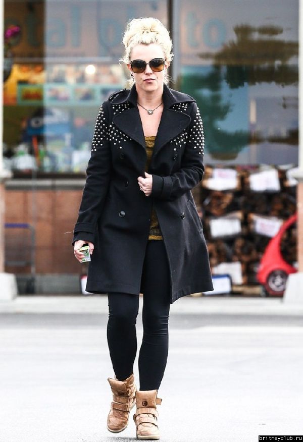 Бритни на шоппинге в Thousand Oaks8.jpg(Бритни Спирс, Britney Spears)