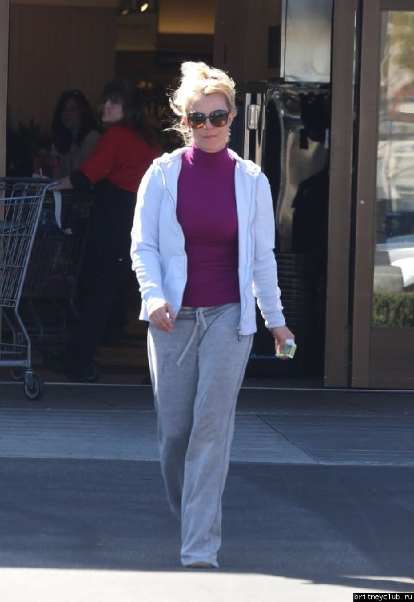 Бритни закупилась в  Albertsons30.jpg(Бритни Спирс, Britney Spears)