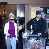 Бритни закупилась в  Albertsons