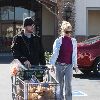 Бритни закупилась в  Albertsons