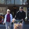 Бритни закупилась в  Albertsons