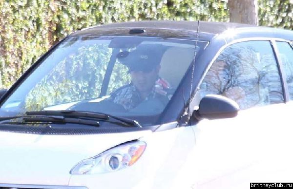 Бритни покидает танцевальную студию в Thousand Oaks08.jpg(Бритни Спирс, Britney Spears)