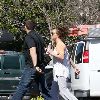 Бритни покидает танцевальную студию в Thousand Oaks