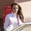 Бритни покидает супермаркет Target