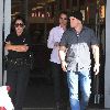 Бритни покидает супермаркет Target