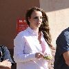Бритни покидает супермаркет Target