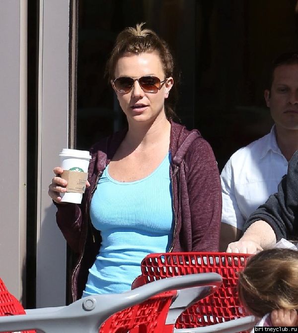 Бритни проводит время в Лос-Анджелесе03.jpg(Бритни Спирс, Britney Spears)