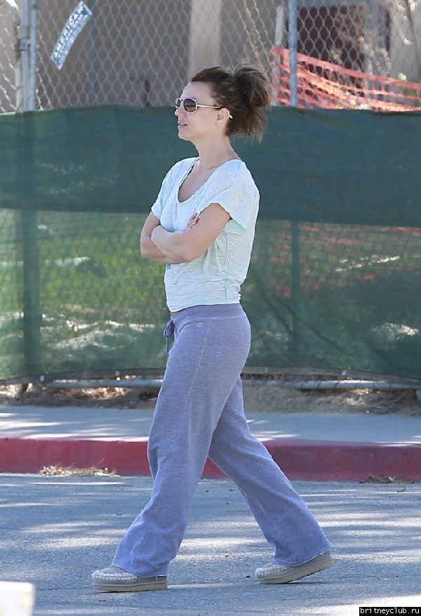 Бритни с сыновьями в Woodland Hills29.jpg(Бритни Спирс, Britney Spears)
