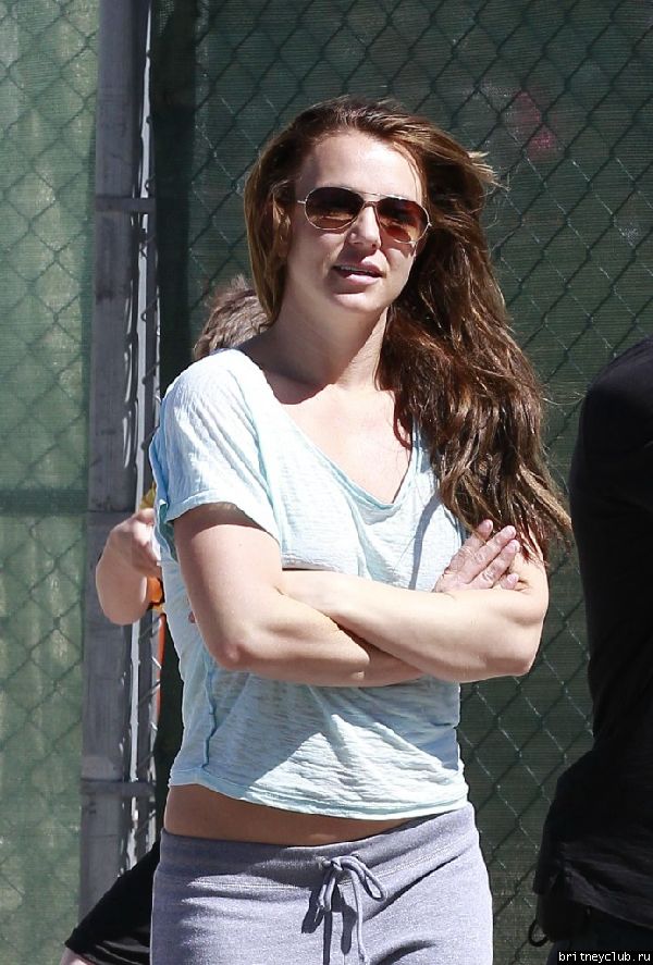 Бритни с сыновьями в Woodland Hills36.jpg(Бритни Спирс, Britney Spears)