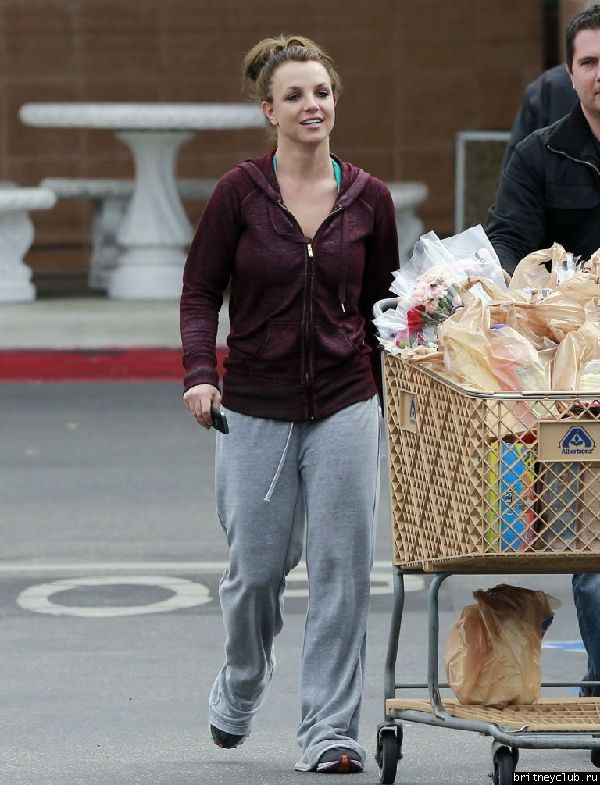 Бритни посетила супермаркет  Albertsons19.jpg(Бритни Спирс, Britney Spears)