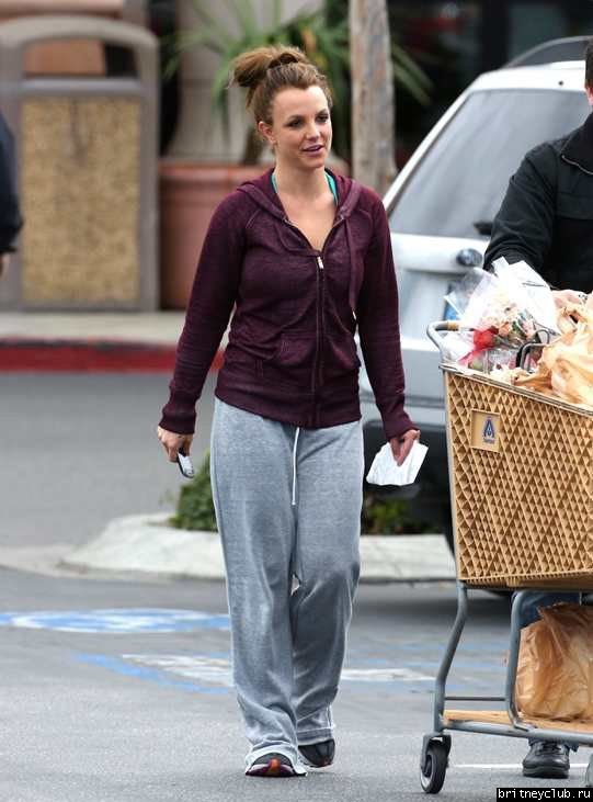 Бритни посетила супермаркет  Albertsons22.jpg(Бритни Спирс, Britney Spears)